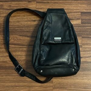 VTG Perlina New York Leather Unisex Crossbody Bag